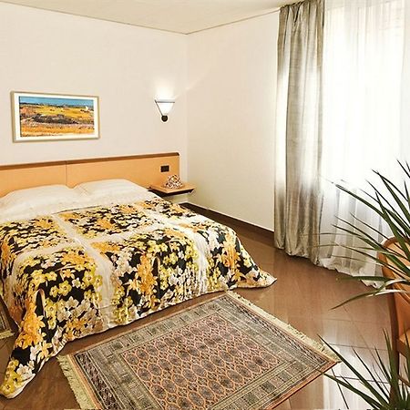 קיאסו Hotel Bahnhof Haus מראה חיצוני תמונה