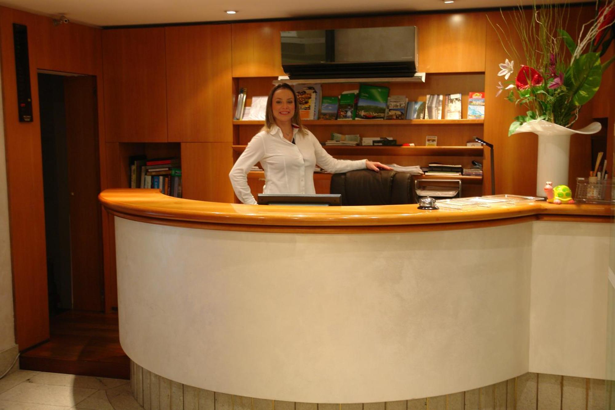 קיאסו Hotel Bahnhof Haus מראה חיצוני תמונה