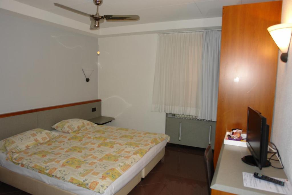 קיאסו Hotel Bahnhof Haus חדר תמונה