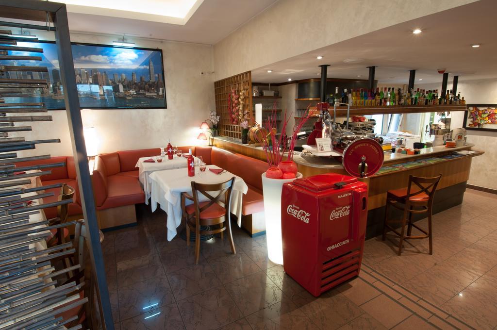 קיאסו Hotel Bahnhof Haus מראה חיצוני תמונה