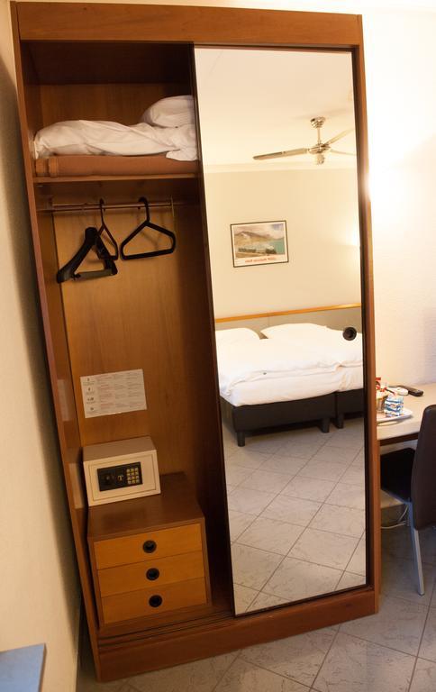 קיאסו Hotel Bahnhof Haus מראה חיצוני תמונה