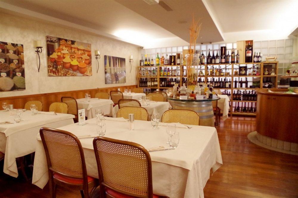 קיאסו Hotel Bahnhof Haus מראה חיצוני תמונה