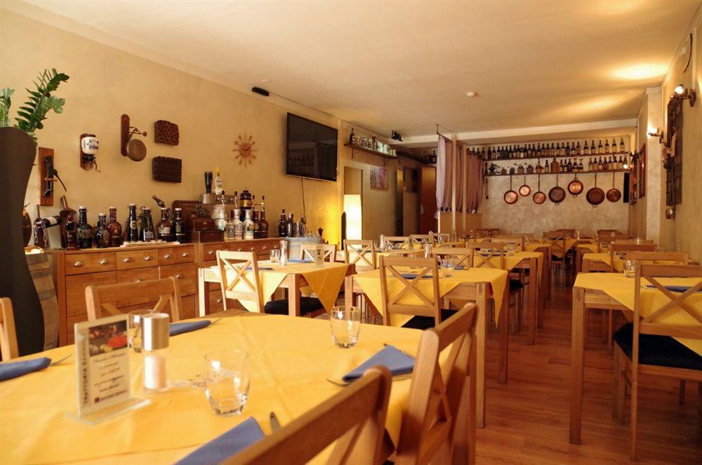 קיאסו Hotel Bahnhof Haus מראה חיצוני תמונה