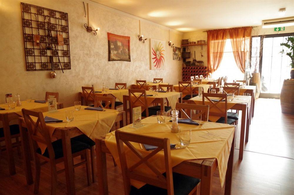 קיאסו Hotel Bahnhof Haus מראה חיצוני תמונה