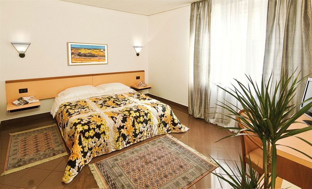 קיאסו Hotel Bahnhof Haus מראה חיצוני תמונה
