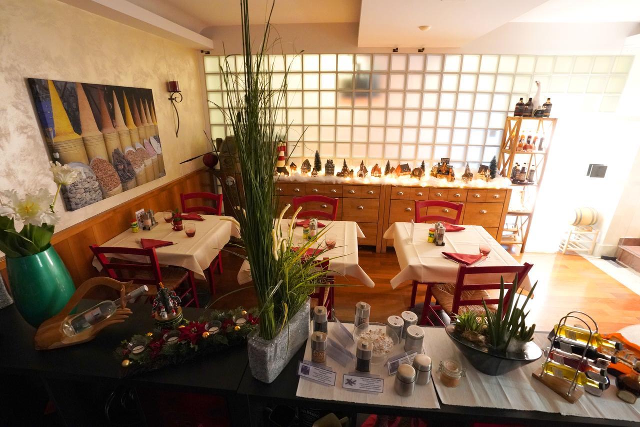 קיאסו Hotel Bahnhof Haus מראה חיצוני תמונה