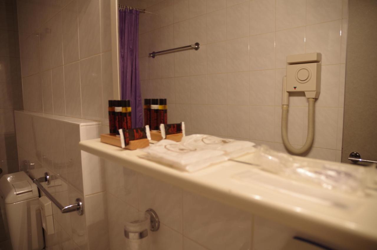 קיאסו Hotel Bahnhof Haus מראה חיצוני תמונה