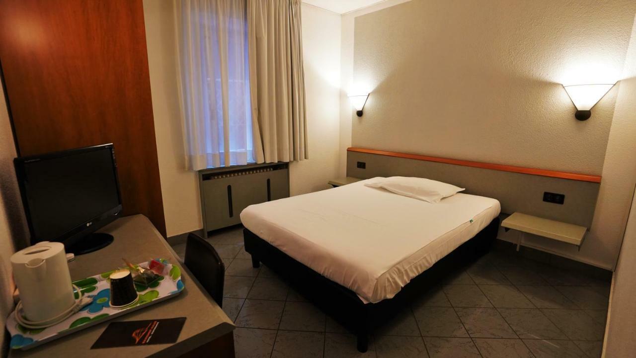 קיאסו Hotel Bahnhof Haus מראה חיצוני תמונה